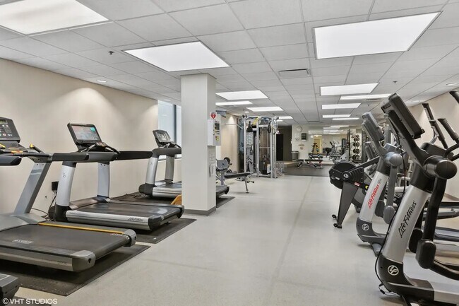 Building Photo - 910 S Michigan Ave