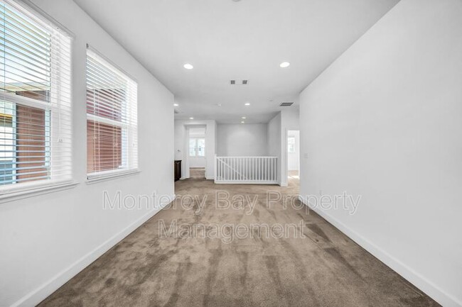 Building Photo - 3008 Lighthouse Ln