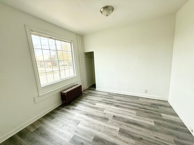 Building Photo - 2300 56th St