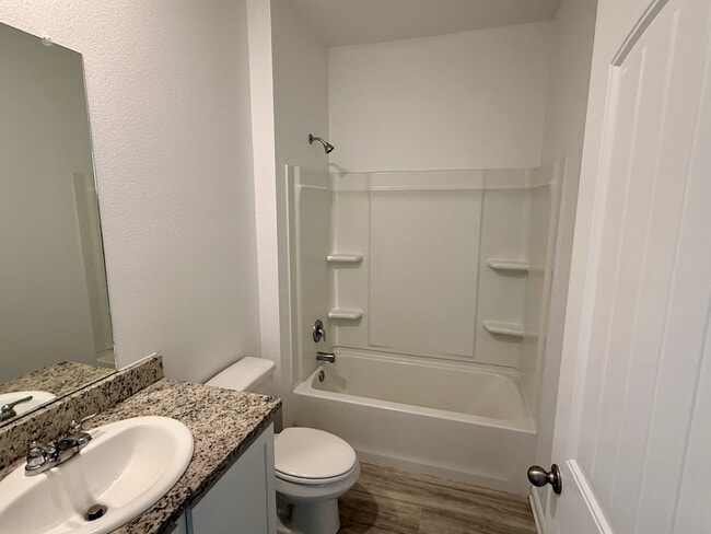 Building Photo - 41095 Merganser