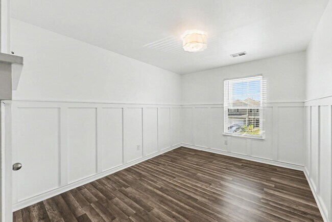 Building Photo - 111 Blossom Wood Ln