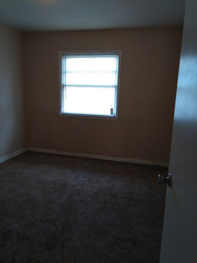 Building Photo - South City Hydraulic Units