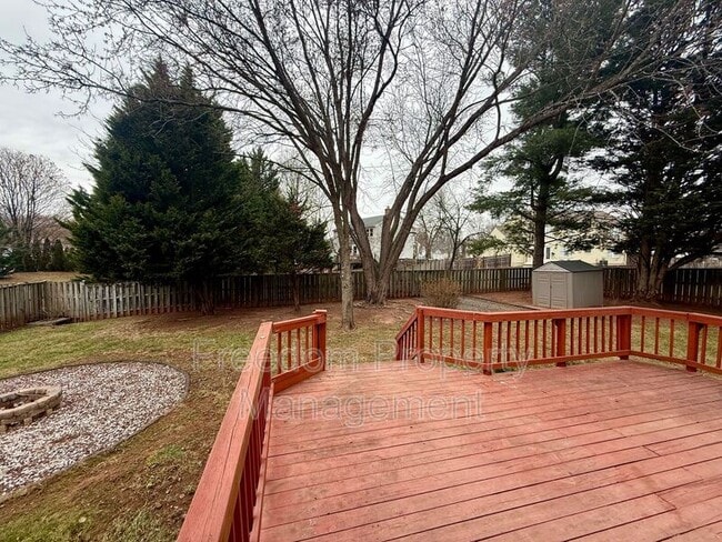 Building Photo - 8768 Tomislav St