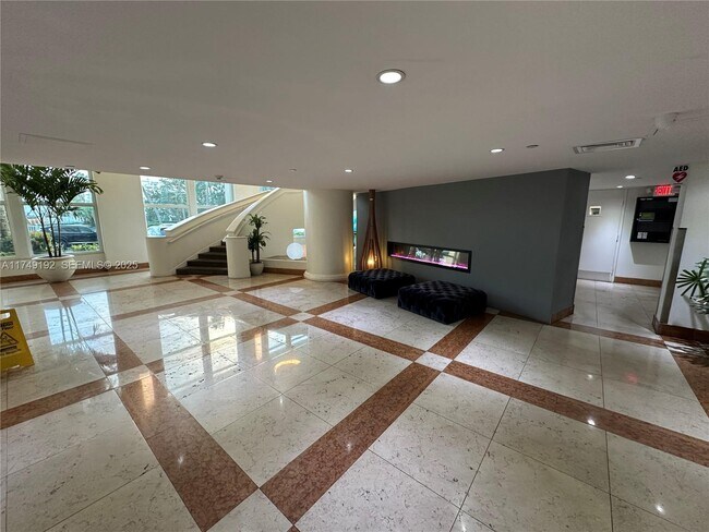 Building Photo - 10350 W Bay Harbor Dr