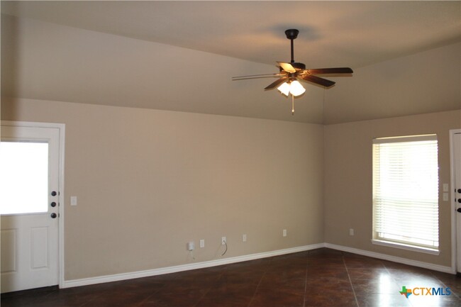 Building Photo - 621 Paseo del Plata Dr