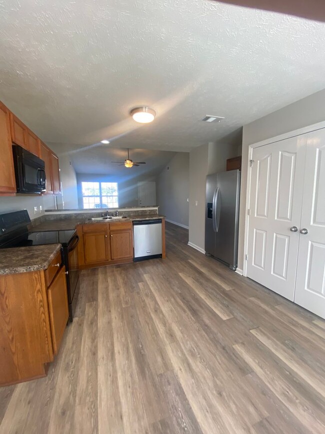 Building Photo - Charming 3 Bed 2 Bath Home In Murfreesboro