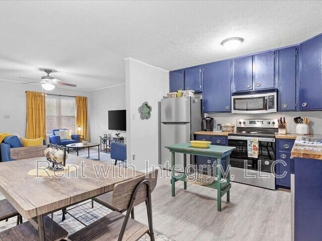 Building Photo - 1835 Portland Ave