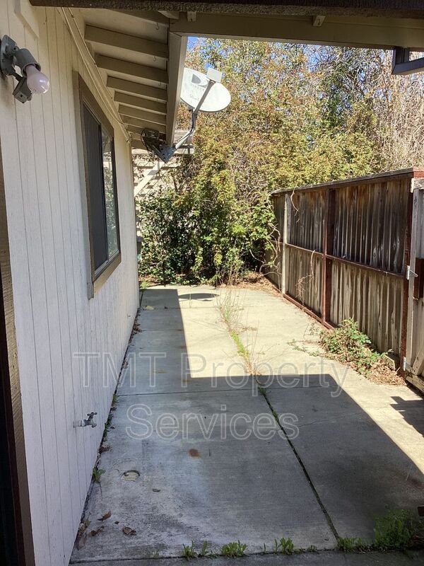 Building Photo - 7847 Orchard Woods Cir