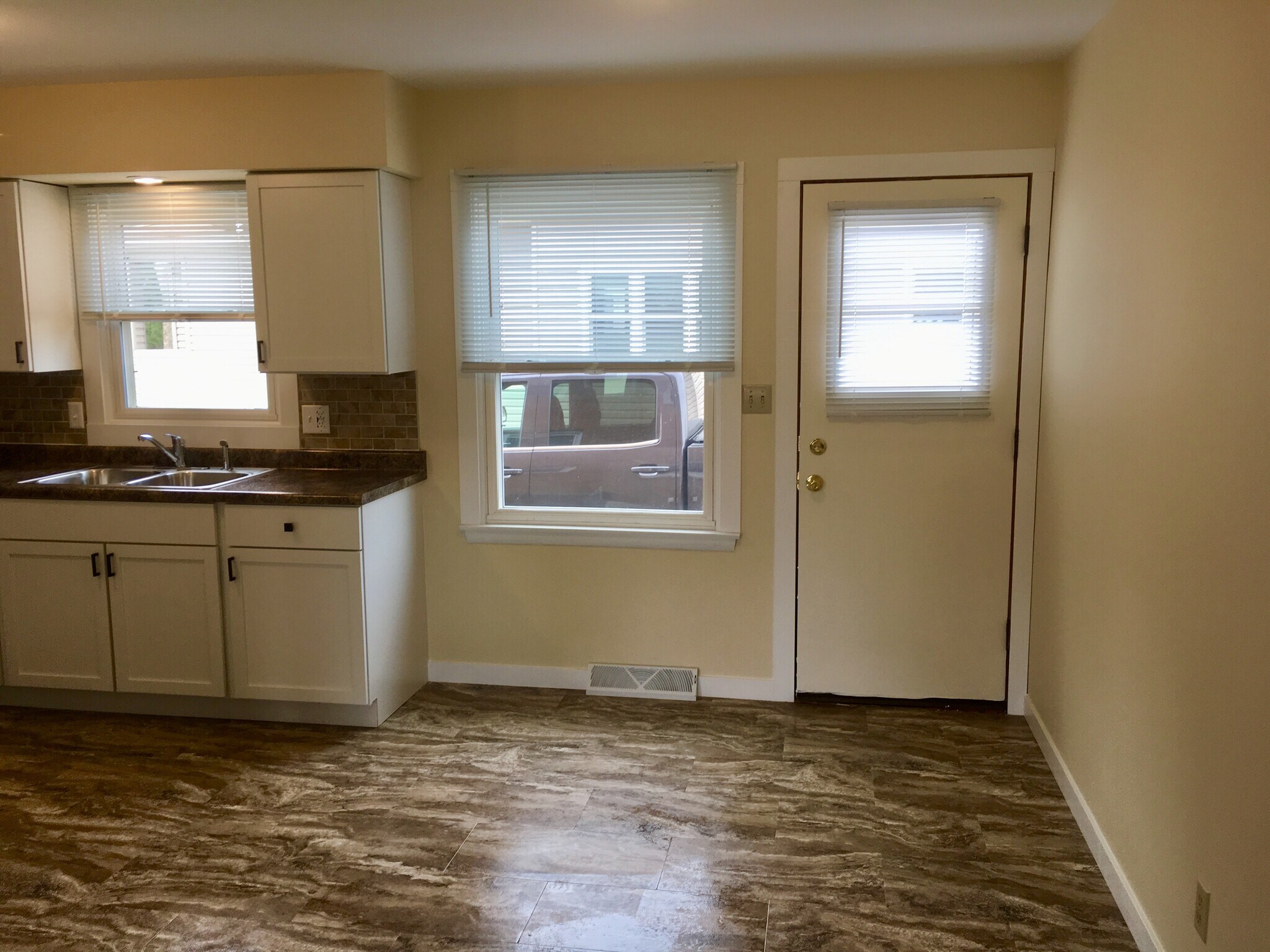 Building Photo - 601 Hood St