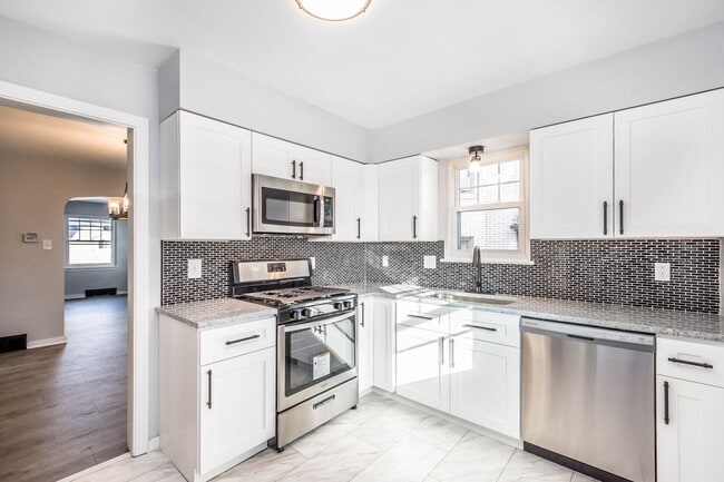 Building Photo - Charming 4 bedroom home in Pittsburgh avai...