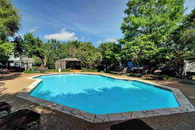 Building Photo - 1411 Gracy Farms Ln