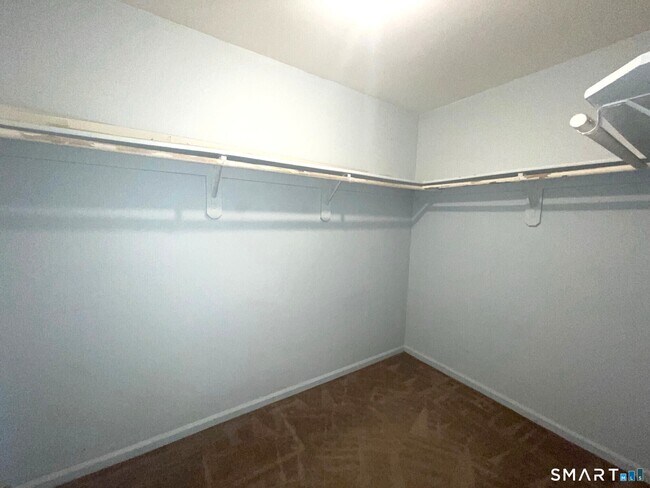 Building Photo - 307 Willow Springs