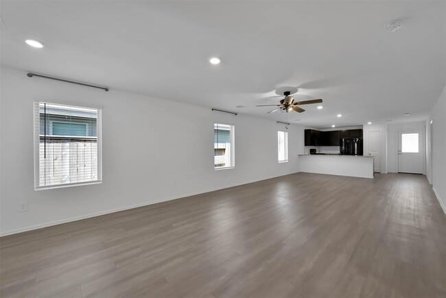 Building Photo - 3795 Solanum Dr