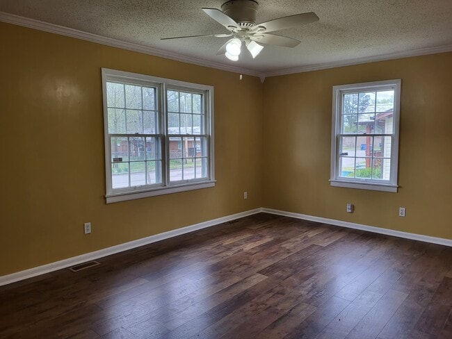 Building Photo - 3914 Mc Vay St SW