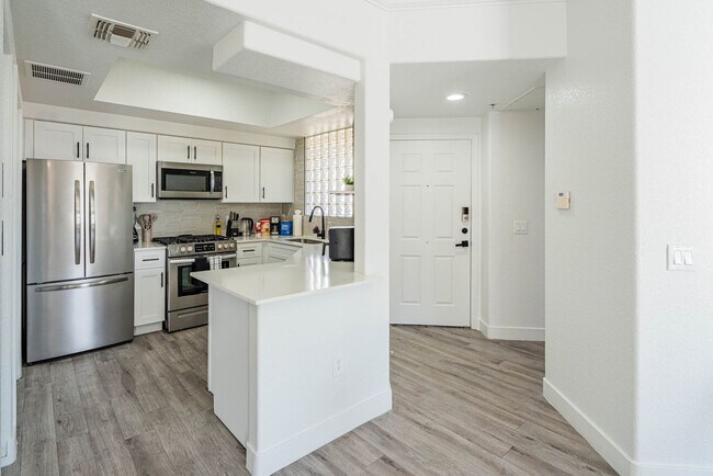 Building Photo - 2155 S 55th St