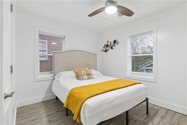 Building Photo - 1298 Gideons Dr SW