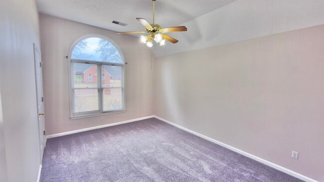 Building Photo - 275 Home Pl