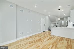 Building Photo - 411 W Hewson St