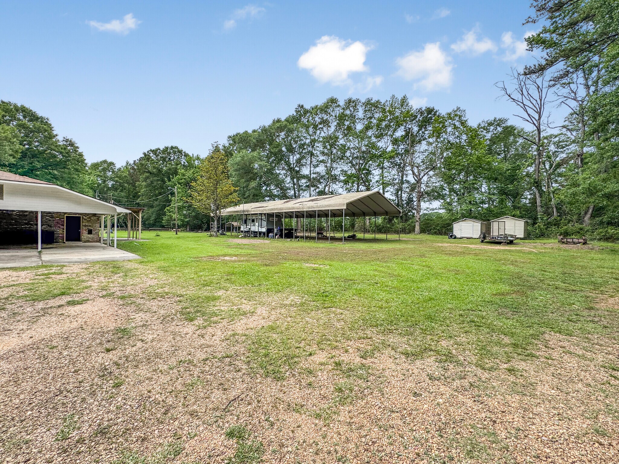 Building Photo - 1080 Pine Cone Ln