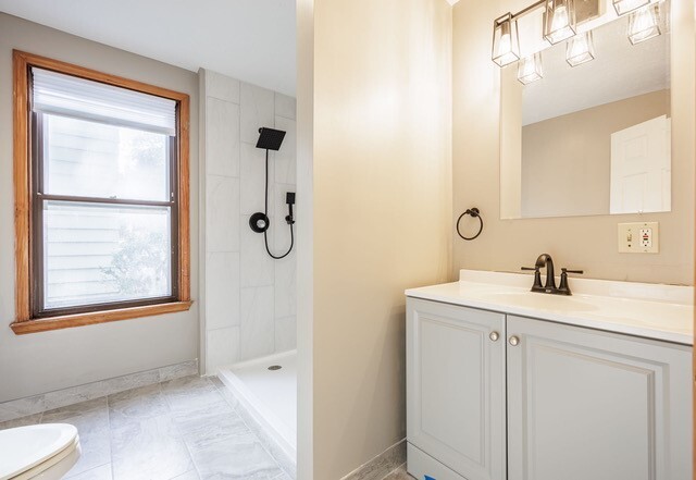 Building Photo - 12 Benton St