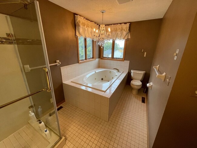 Building Photo - Beautiful single family home!