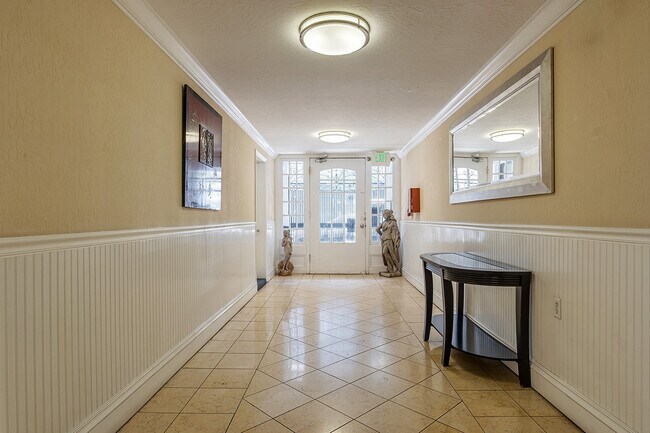 Building Photo - 520 Natoma St