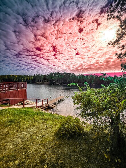 Building Photo - 440 S Peninsula Ln