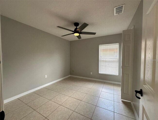 Building Photo - 10707 Flycast Cir