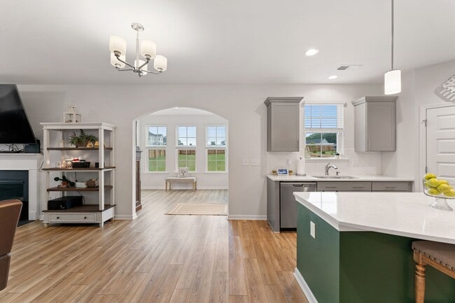 Building Photo - 505 S Oak Crst Dr