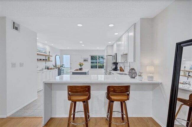 Building Photo - 1600 1st Ave W