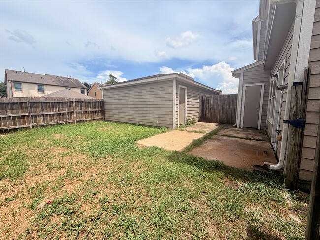 Building Photo - 23854 Township Elm St