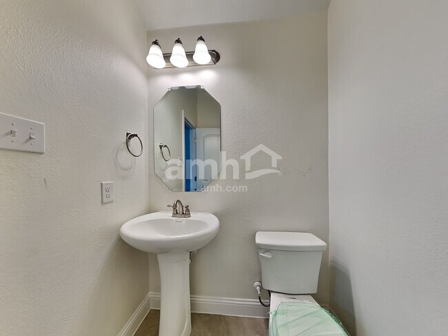Building Photo - 1802 Bertino Way