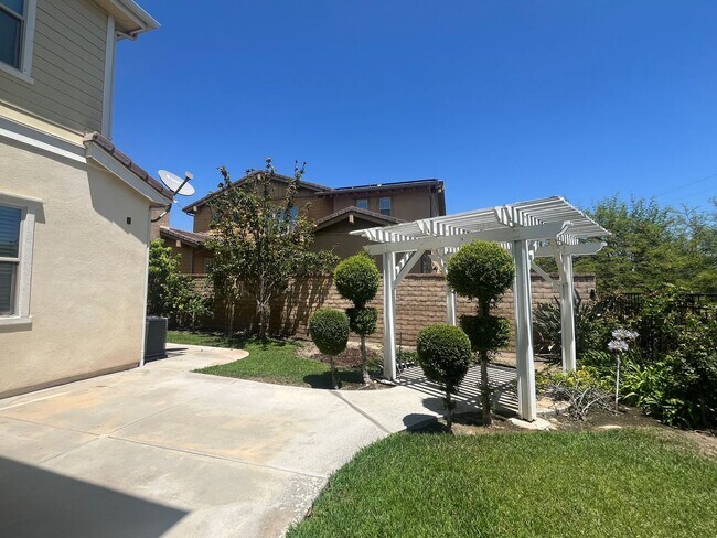 Building Photo - 1134 Las Colinas Way