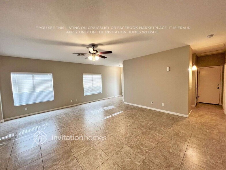 Building Photo - 655 E Renegade Pl