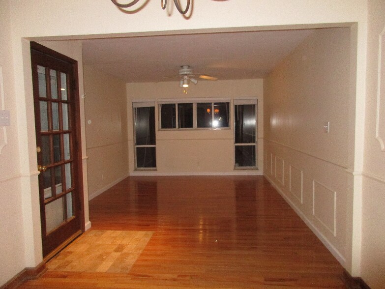 Building Photo - 2149 Wesleyan Dr