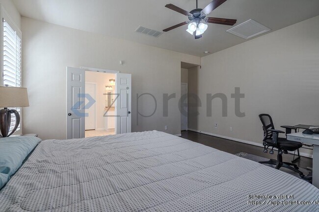 Building Photo - 27115 Downing Park Blvd