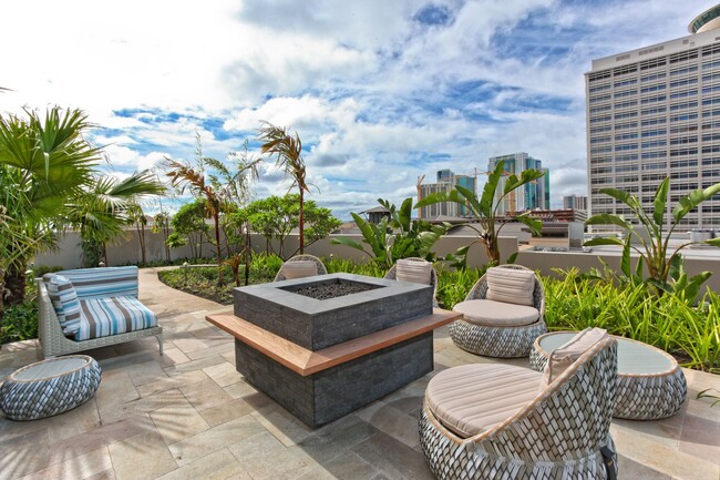 Building Photo - Luxurious Living - One Ala Moana 1812