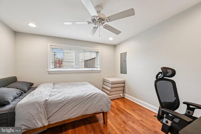 Building Photo - 503 S Bouldin St