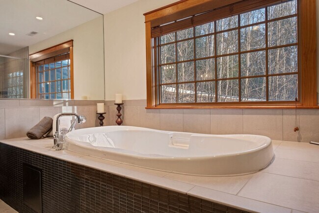 Building Photo - 20 Yellow Birch Cir