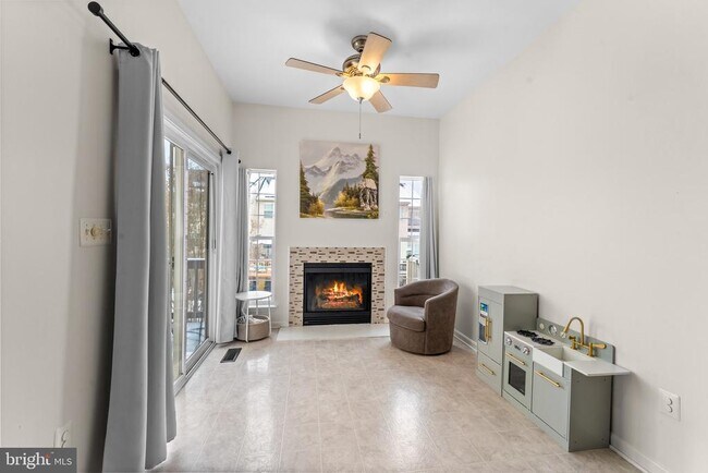 Building Photo - 2552 Blue Water Blvd