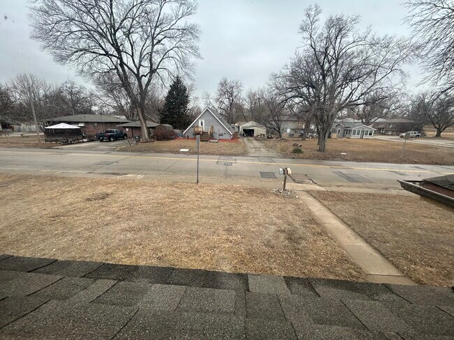 Building Photo - 613 N 40th St