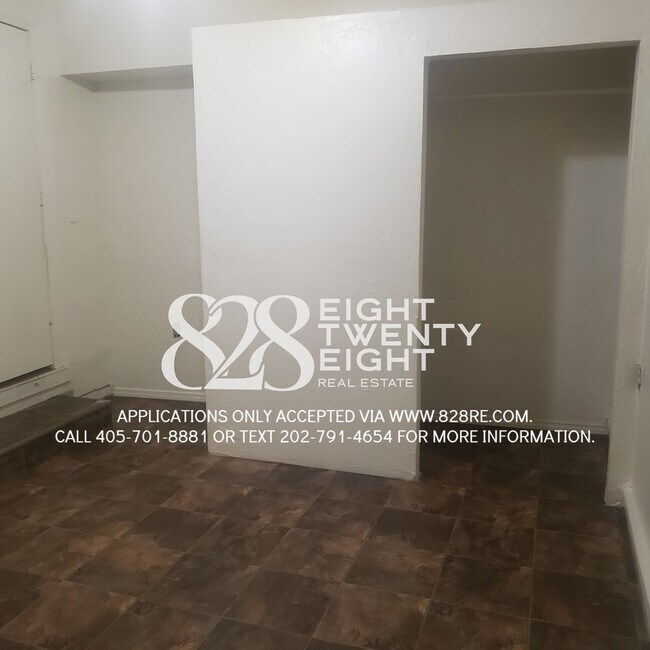 Building Photo - COMING SOON MID-FEBRUARY 2026! 4 bed/1 Bath House with an Awesome Backyard!