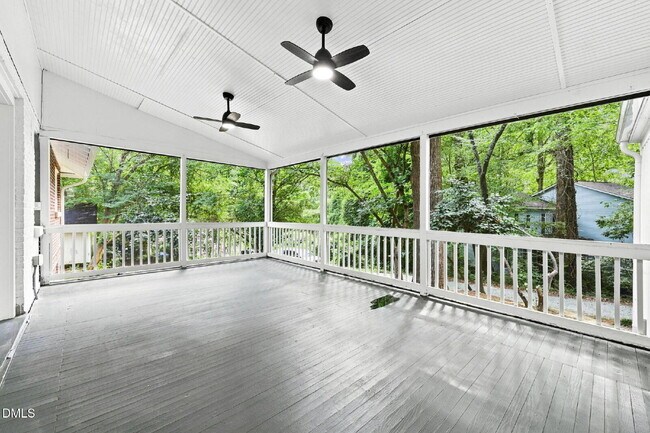 Building Photo - 407 Coolidge St