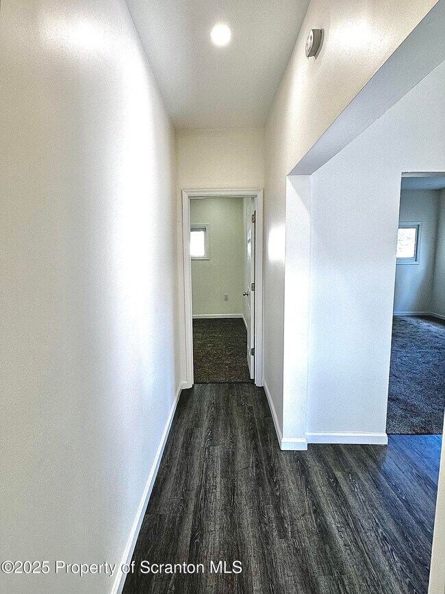 Building Photo - 266 Rutter Ave