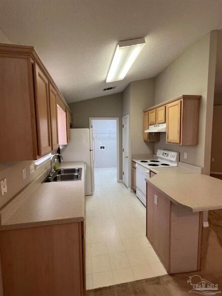 Building Photo - 5294 Overbrook Dr