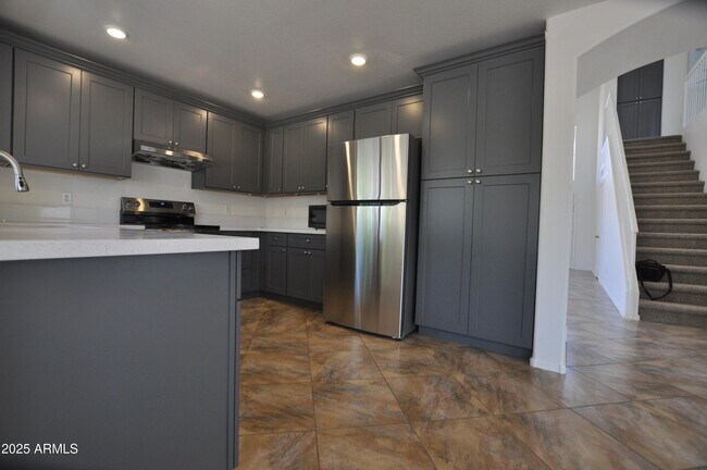 Building Photo - 2346 S Navajo Way