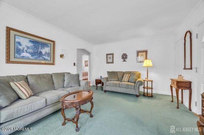 Building Photo - 143 Safran Ave