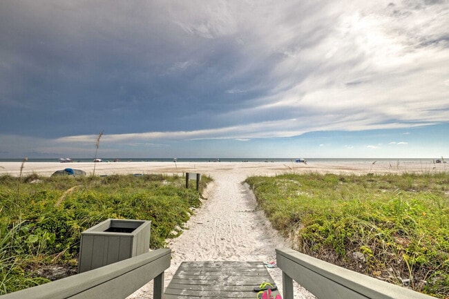 Building Photo - 5760 Midnight Pass Rd