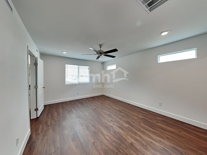 Building Photo - 8882 Carmine Cob Ave