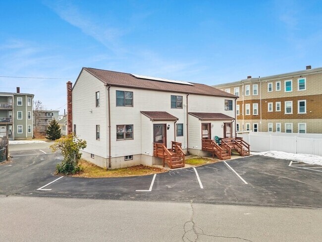 Building Photo - 39 Blendall St